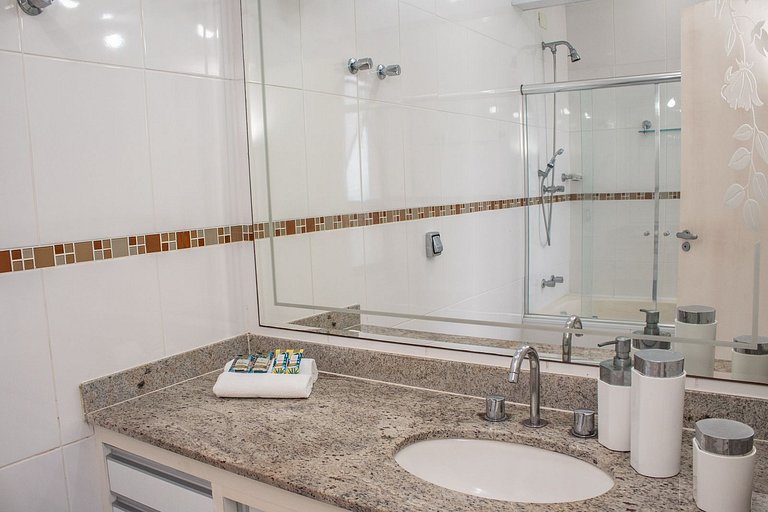 Apê Praia das Astúrias Vista Mar