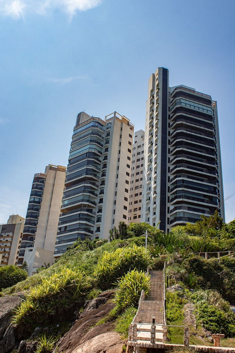 Apê Praia das Astúrias Vista Mar