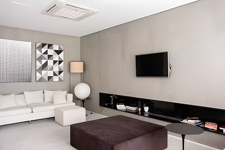 Campo Belo Studio Completo com Garagem e Conforto