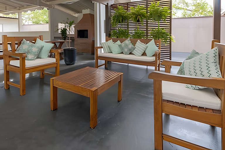 Casa Frente Mar com Jardim Amplo e Churrasqueira