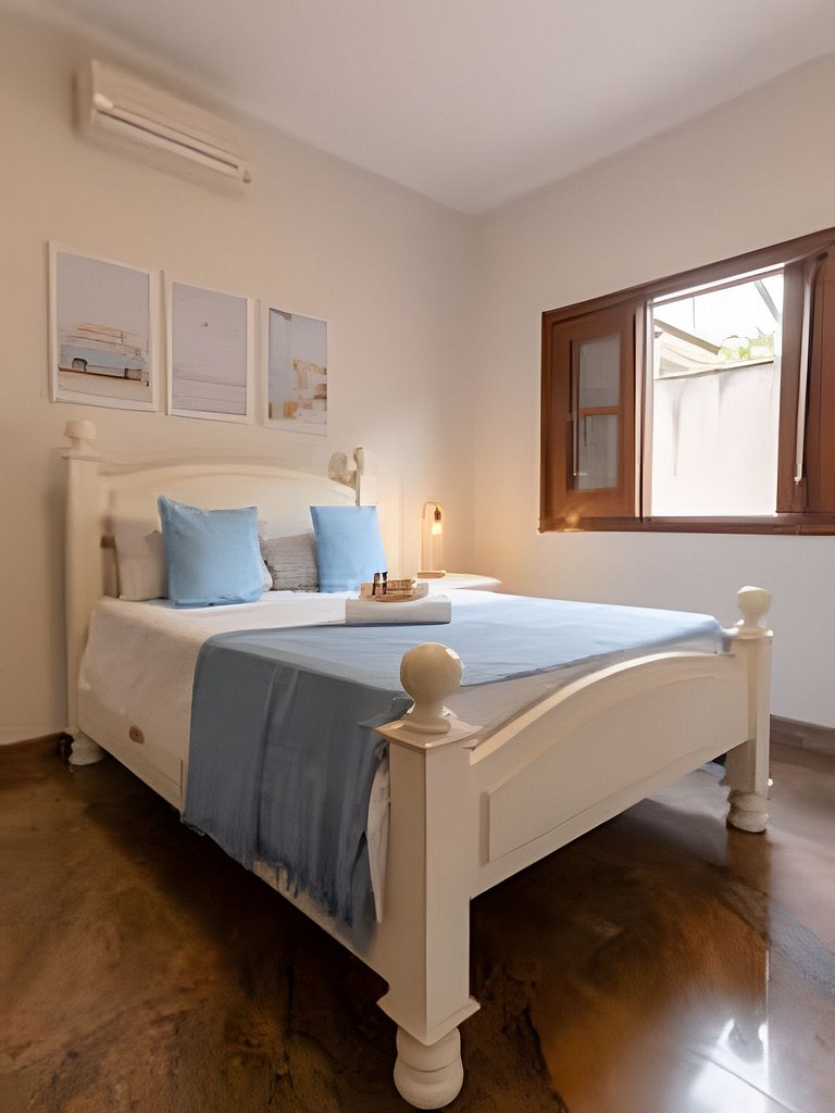 Casa Frente Mar com Jardim Amplo e Churrasqueira