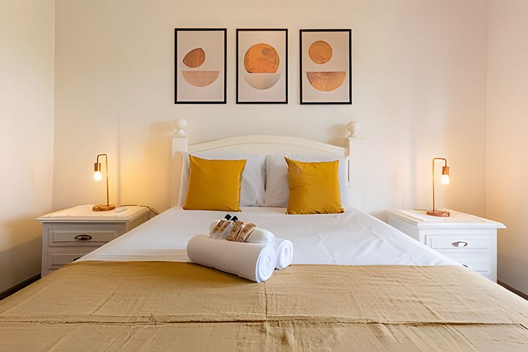 Casa Frente Mar com Jardim Amplo e Churrasqueira