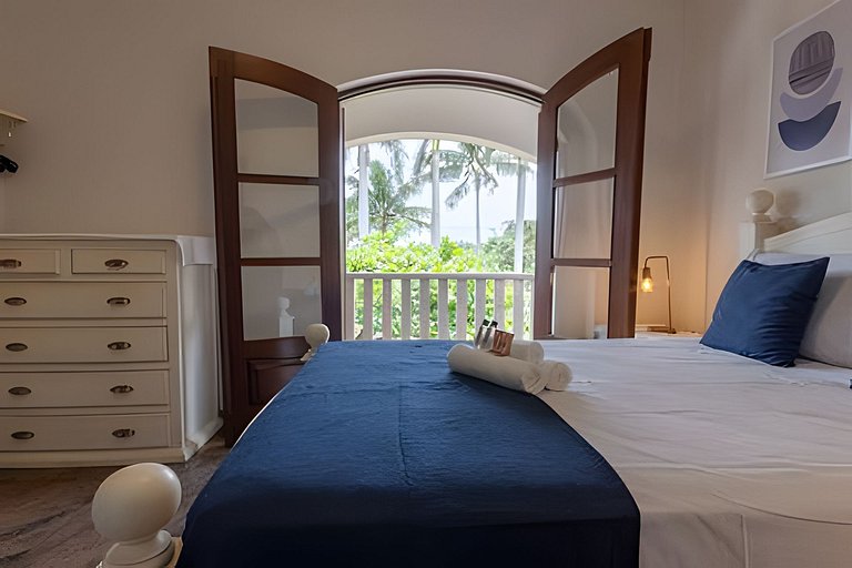 Casa Frente Mar com Jardim Amplo e Churrasqueira