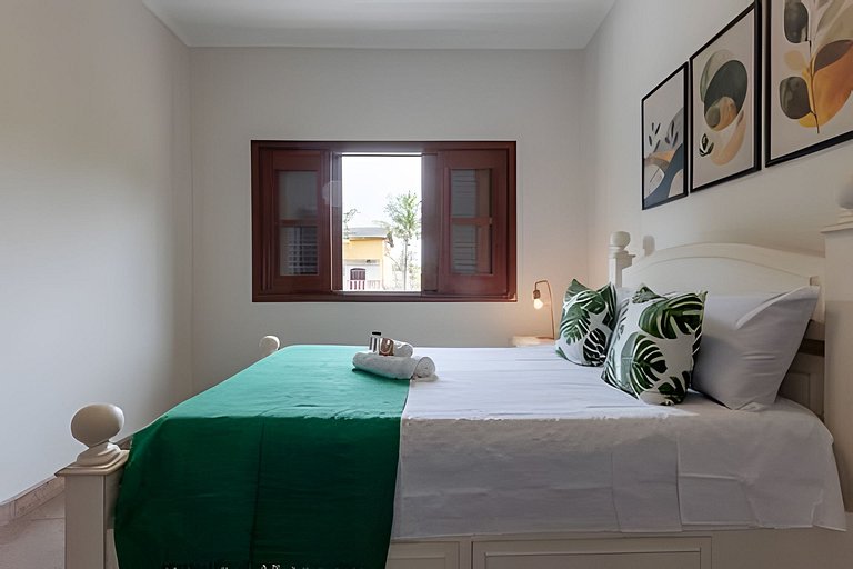 Casa Frente Mar com Jardim Amplo e Churrasqueira